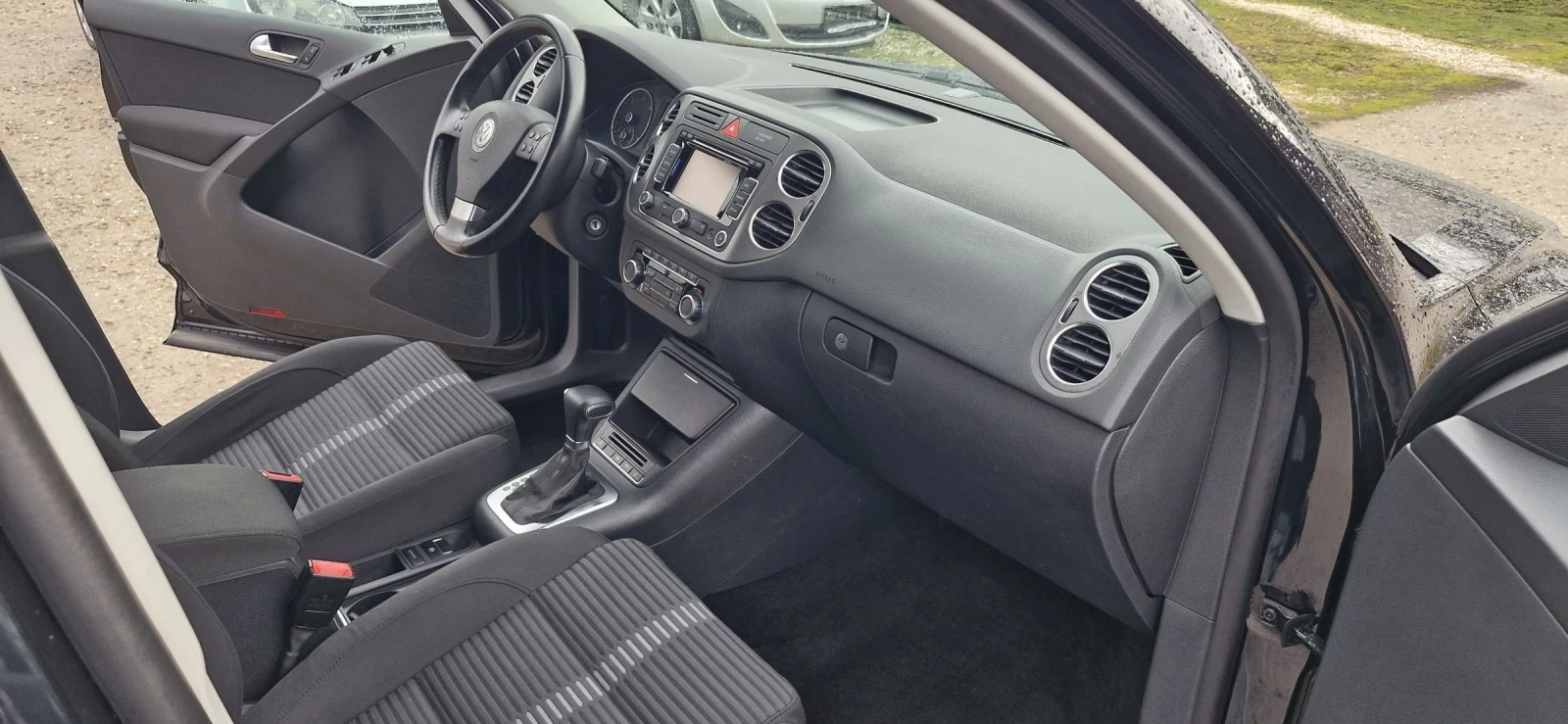 VW Tiguan 2.0tdi 140hp 4motion DSG 6 high line , снимка 10 - Автомобили и джипове - 54008119