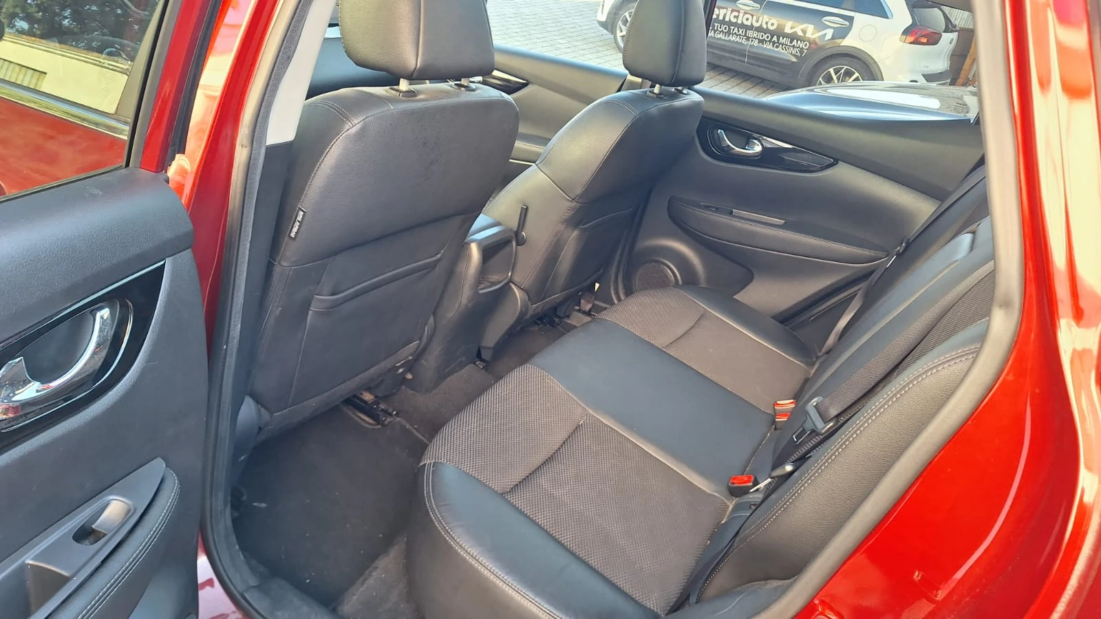 Nissan Qashqai 1.2DIG-T 6SP IT-ОЧАКВАН ВНОС-ИСТОРИЯ-ТОП СЪСТ, снимка 12 - Автомобили и джипове - 54125933