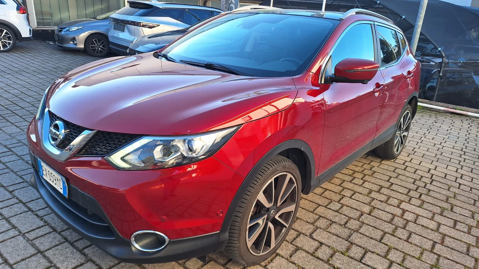 Nissan Qashqai 1.2DIG-T 6SP IT-ОЧАКВАН ВНОС-ИСТОРИЯ-ТОП СЪСТ, снимка 3 - Автомобили и джипове - 54125933