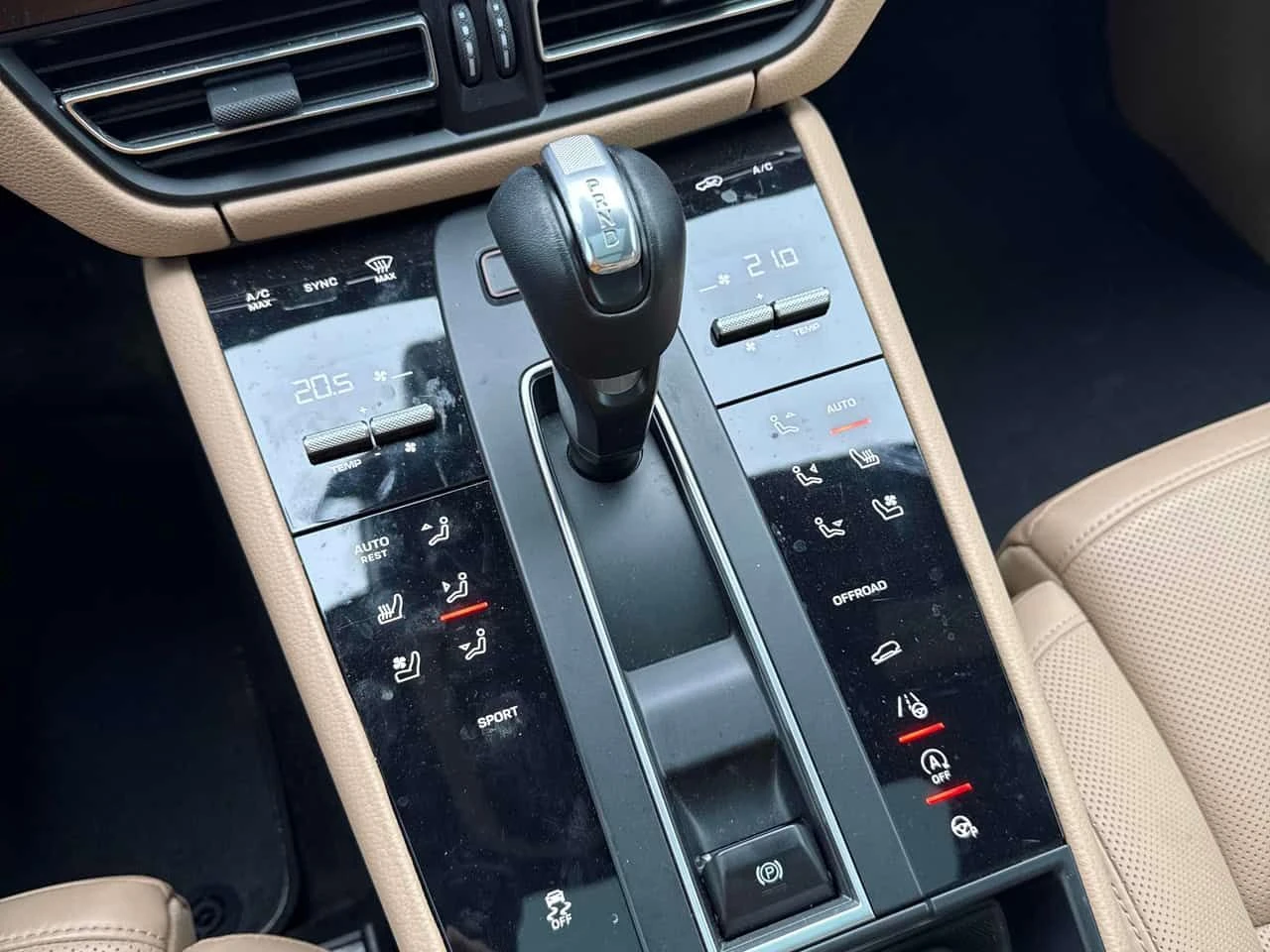 Porsche Macan AWD/BOSE SOUND/ОБДУХВАНЕ/ПАНОРАМА, снимка 10 - Автомобили и джипове - 54360326