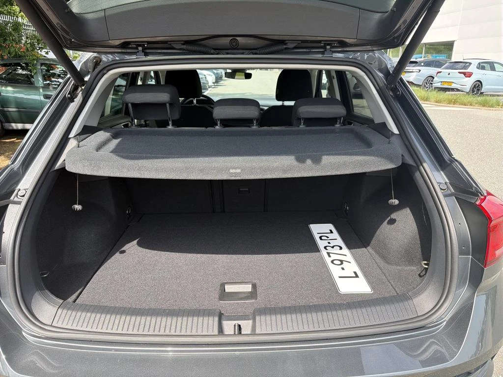 VW T-Roc, снимка 7 - Автомобили и джипове - 55265381
