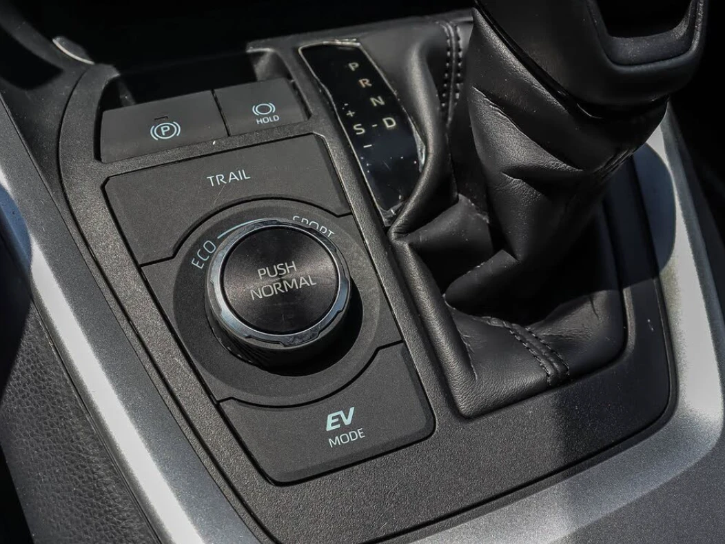Toyota Rav4 AWD* LE* БЕЗ ИНЦИДЕНТИ* ОТ ТОЙОТА* , снимка 11 - Автомобили и джипове - 55528014