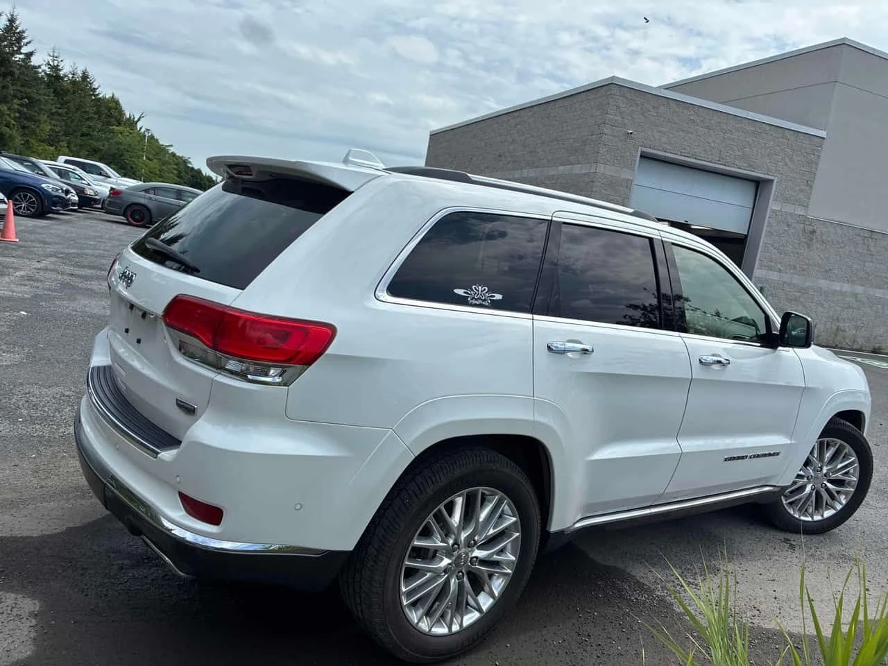Jeep Grand cherokee  Summit / ДИСТРОНИК / 360КАМЕРИ , снимка 4 - Автомобили и джипове - 55554972