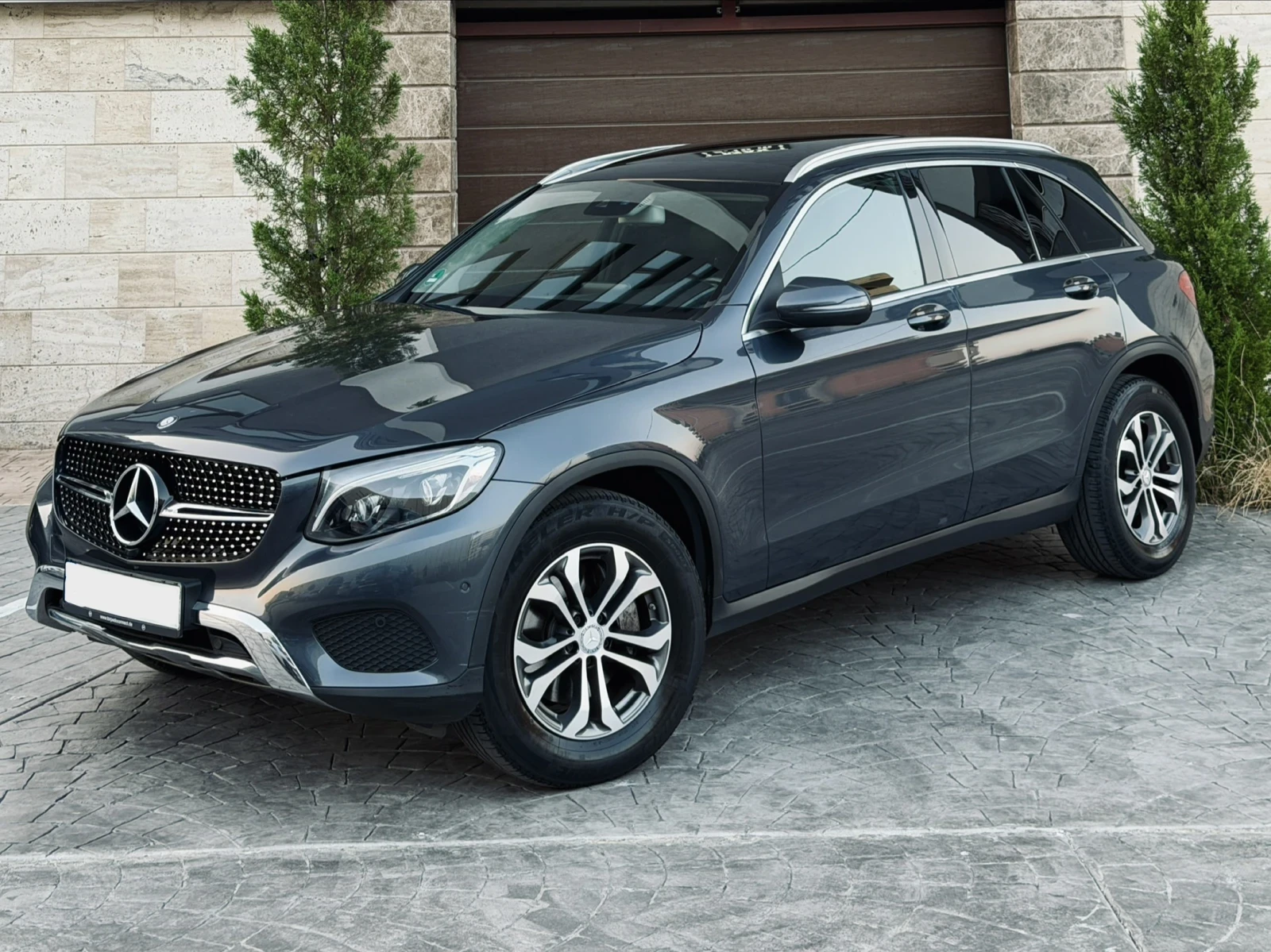 Mercedes-Benz GLC 220 4Matic 9G Panorama Diamond ЛИЗИНГ, снимка 3 - Автомобили и джипове - 55711867
