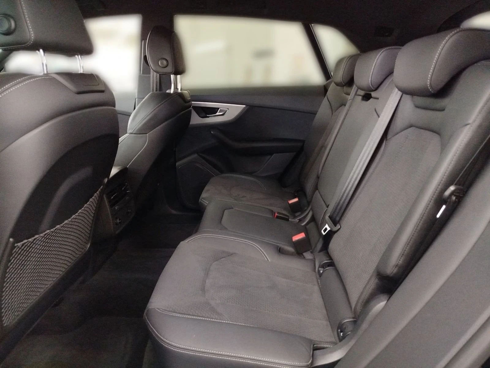 Audi SQ8 FACELIFT / BLACK OPTIC / MATRIX / QUATTRO / , снимка 10 - Автомобили и джипове - 56069128