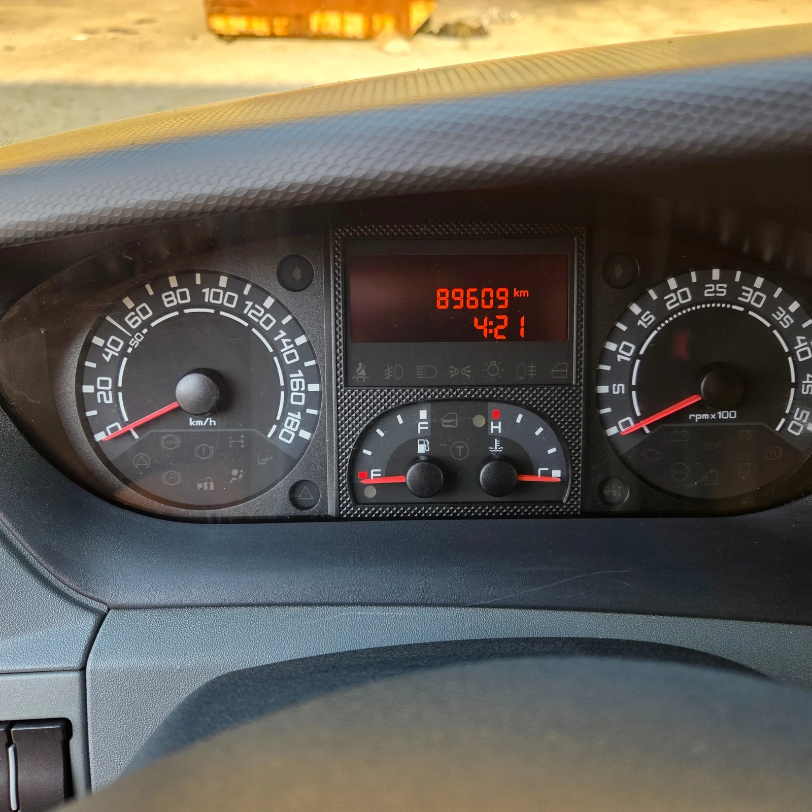Iveco Daily 7 местен, снимка 8 - Бусове и автобуси - 55589363