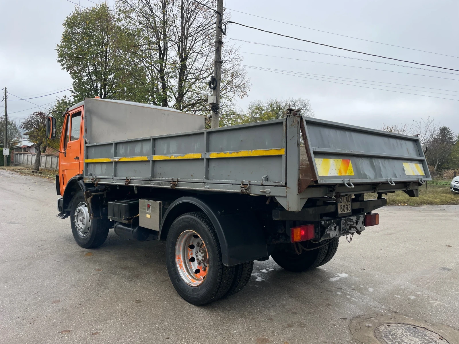 Mercedes-Benz 1017 Тристранен самосвал - изображение 6