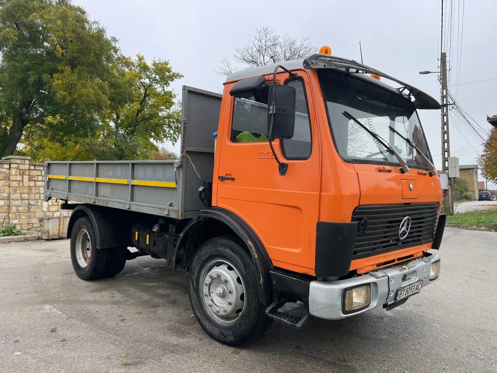 Mercedes-Benz 1017 Тристранен самосвал - изображение 2