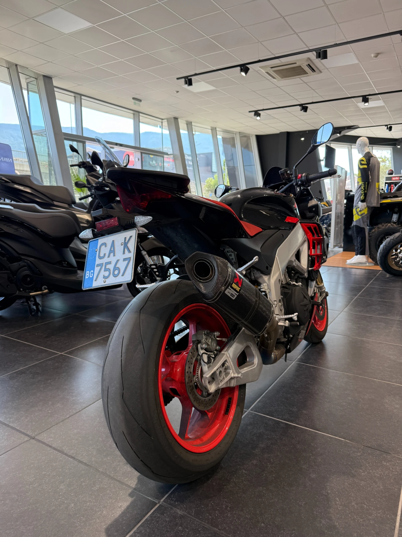Aprilia Tuono V4, снимка 2 - Мотоциклети и мототехника - 55457524