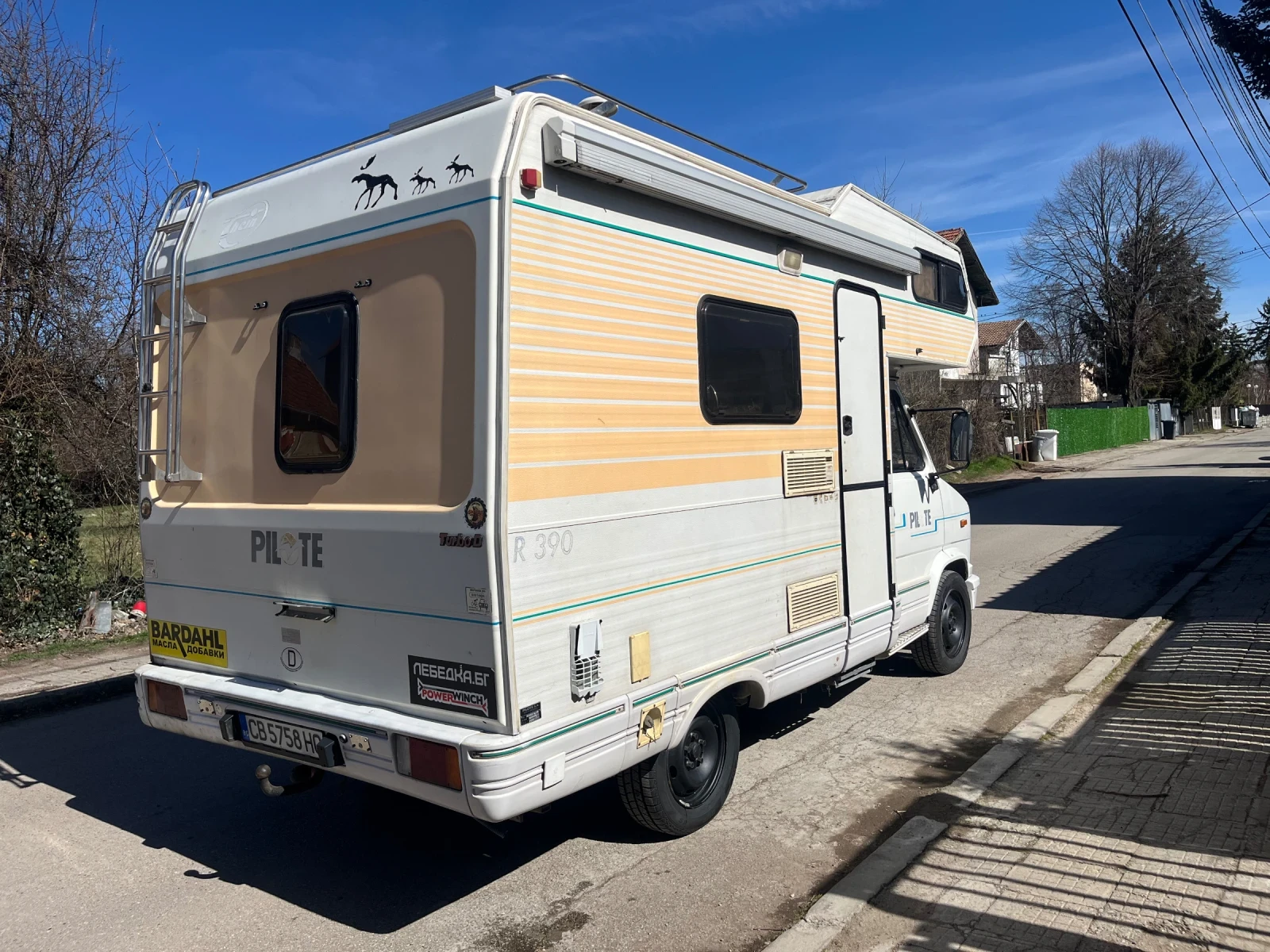 Кемпер Peugeot Pilote, снимка 3 - Каравани и кемпери - 53771610