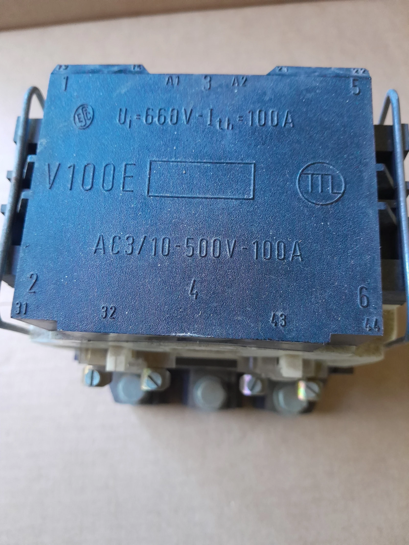 Контактор V100E, снимка 2 - Части - 56665258