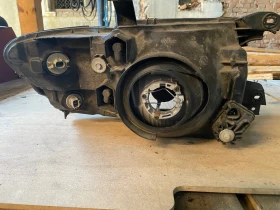 Ляв фар за Mitsubishi Pajero 2003, снимка 2 - Части - 52292529