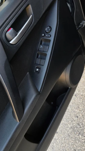 Mazda 3 6 скорости, подгряване, парктроник, снимка 6