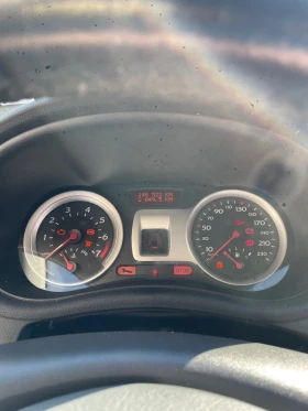 Renault Clio Обслужена преди 2000км, снимка 11