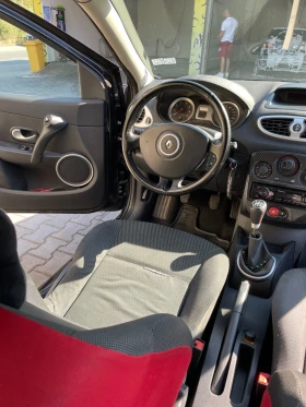Renault Clio Обслужена преди 2000км, снимка 9