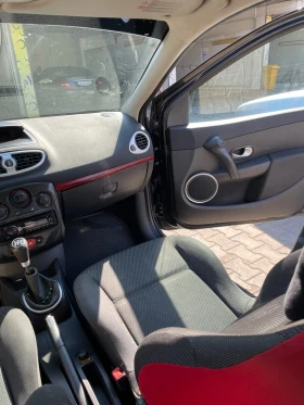 Renault Clio Обслужена преди 2000км, снимка 10