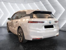 BMW iX xDrive45/FACELIFT/SPORTPACK/H&K/LED/ICONIC GLOW/ - 138980 лв. - 30986945 3
