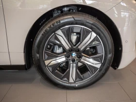 BMW iX xDrive45/FACELIFT/SPORTPACK/H&K/LED/ICONIC GLOW/ - 138980 лв. - 30986945 5