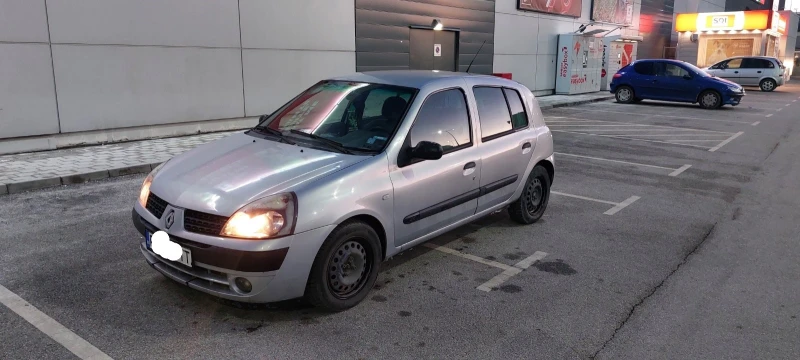 Renault Clio 1.5D, снимка 7 - Автомобили и джипове - 48745346