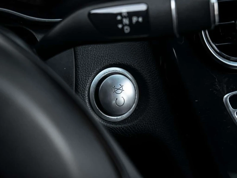 Mercedes-Benz C 300 * CARFAX * ЦЕНА ДО БГ, снимка 17 - Автомобили и джипове - 53151767