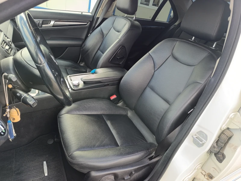 Mercedes-Benz C 200 Kompressor, снимка 8 - Автомобили и джипове - 53294987