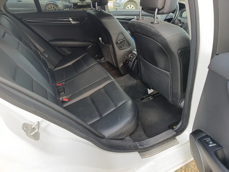 Mercedes-Benz C 200 Kompressor, снимка 10 - Автомобили и джипове - 53294987