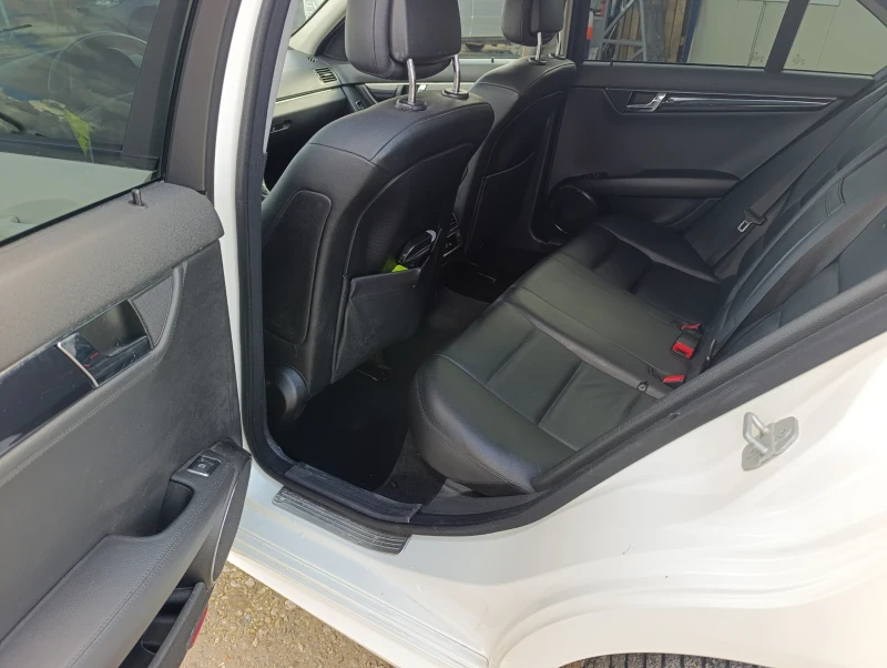 Mercedes-Benz C 200 Kompressor, снимка 9 - Автомобили и джипове - 53294987