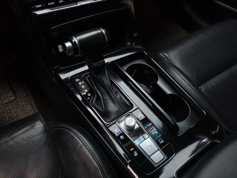Kia K7 3.0 Automatic, снимка 12 - Автомобили и джипове - 55586188