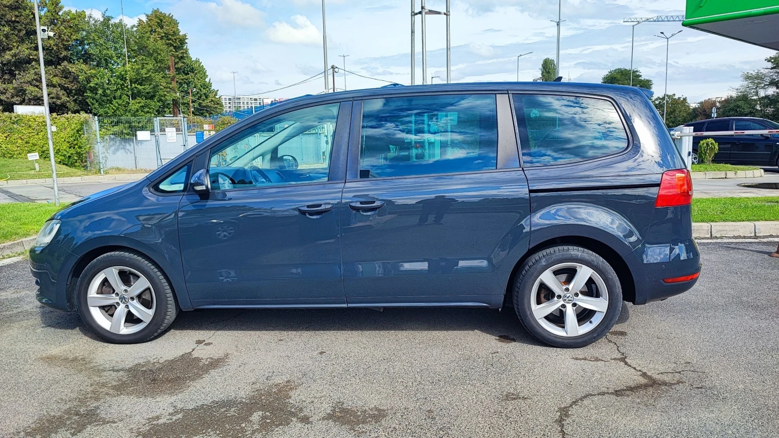 VW Sharan 2.0TDI-170k.ТОП СЪСТОЯНИЕ, СЕРВИЗНА КНИЖКА  - изображение 3