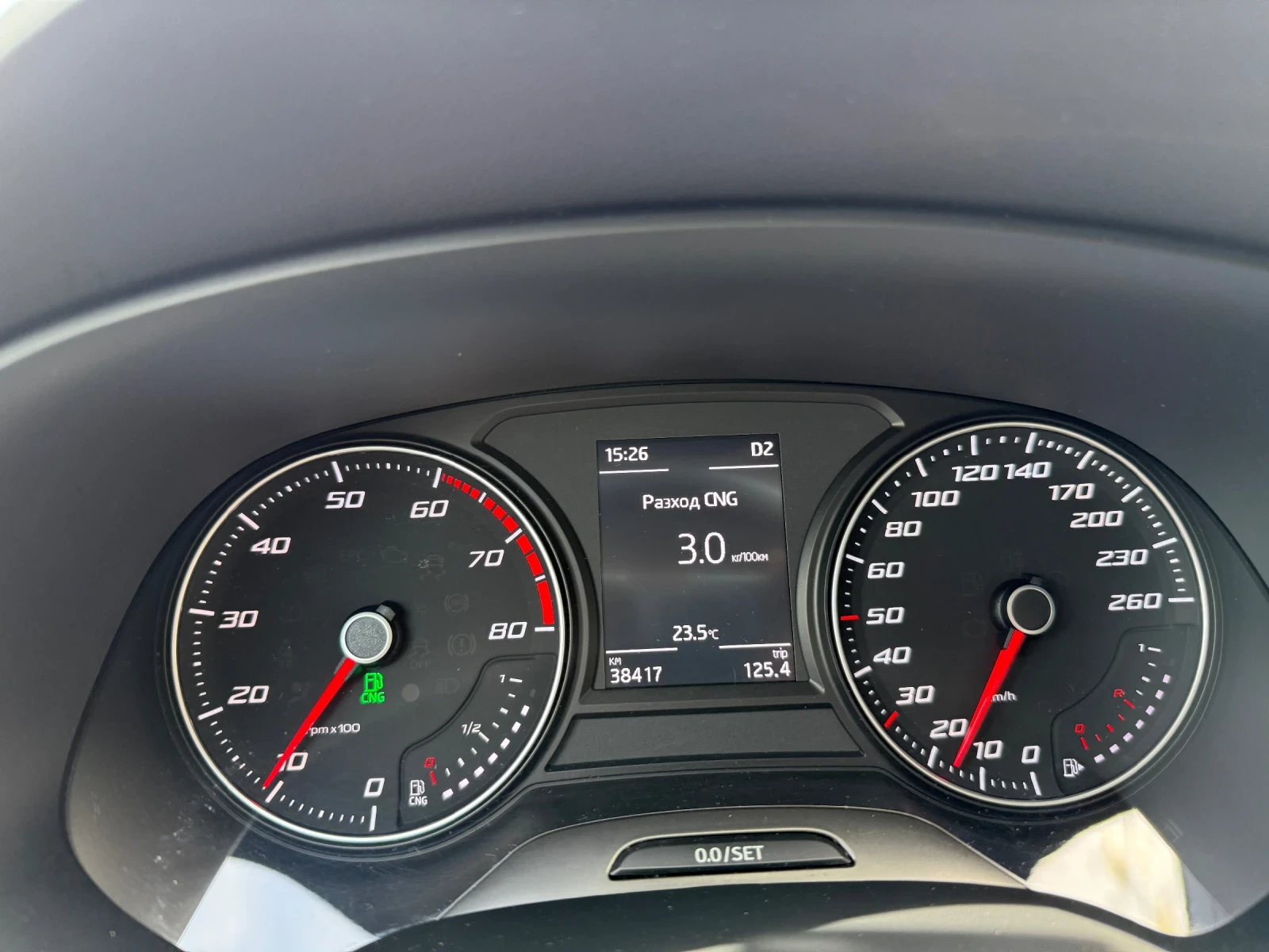 Seat Leon 1.5 TGI - изображение 7