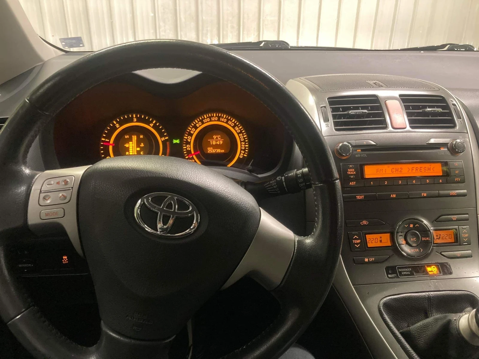 Toyota Auris 2.0 D4D - изображение 3