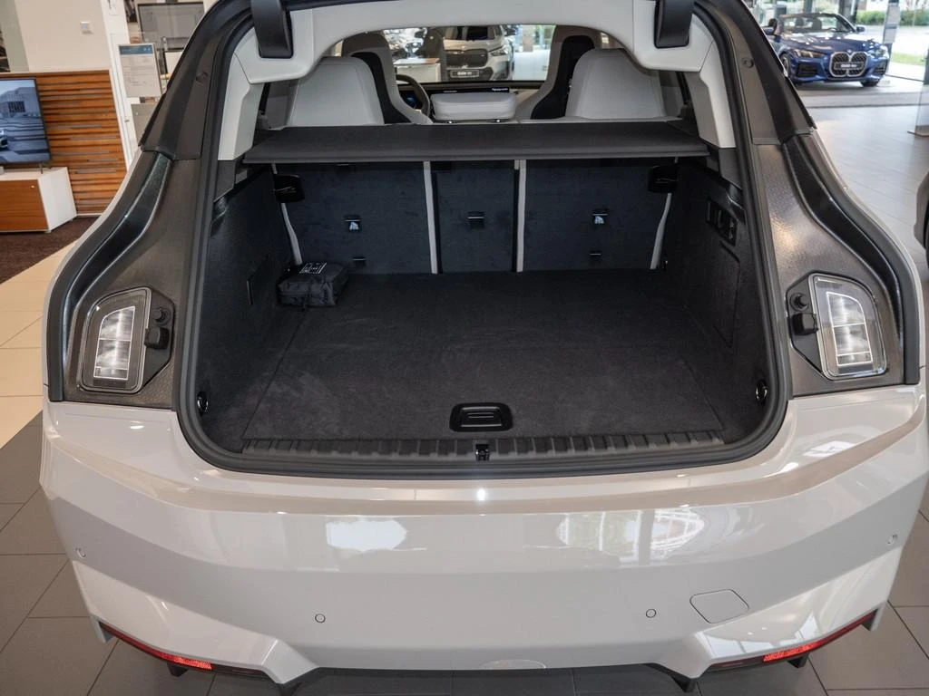 BMW iX xDrive45/FACELIFT/SPORTPACK/H&K/LED/ICONIC GLOW/ | Mobile.bg   16