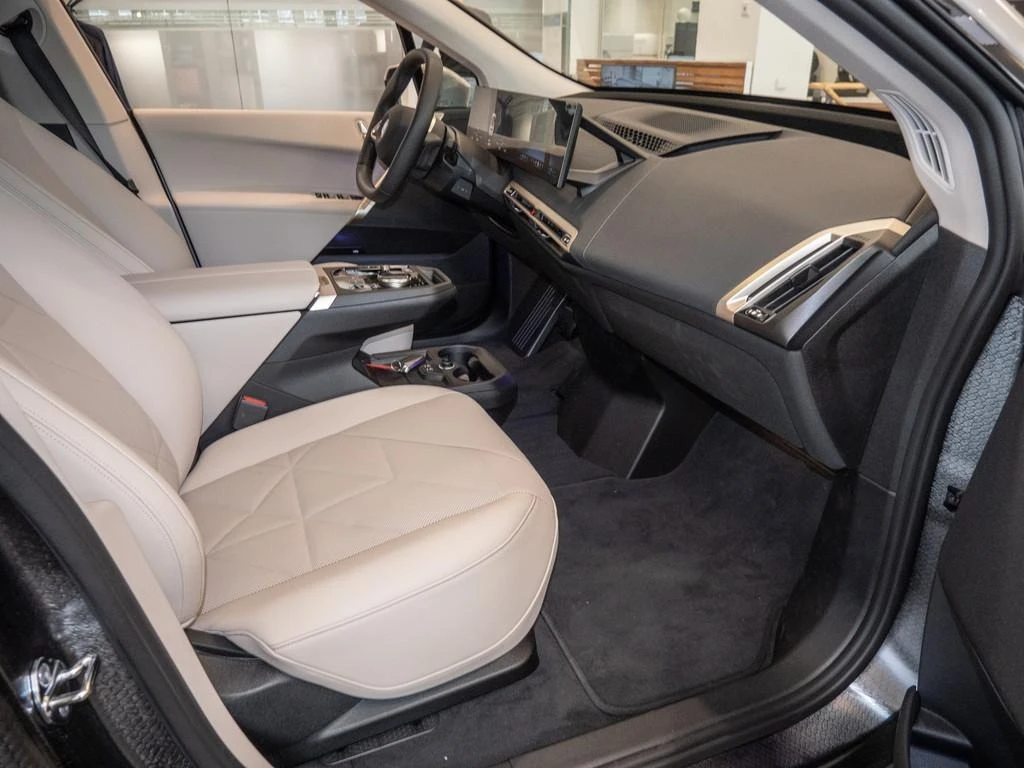 BMW iX xDrive45/FACELIFT/SPORTPACK/H&K/LED/ICONIC GLOW/ | Mobile.bg   14