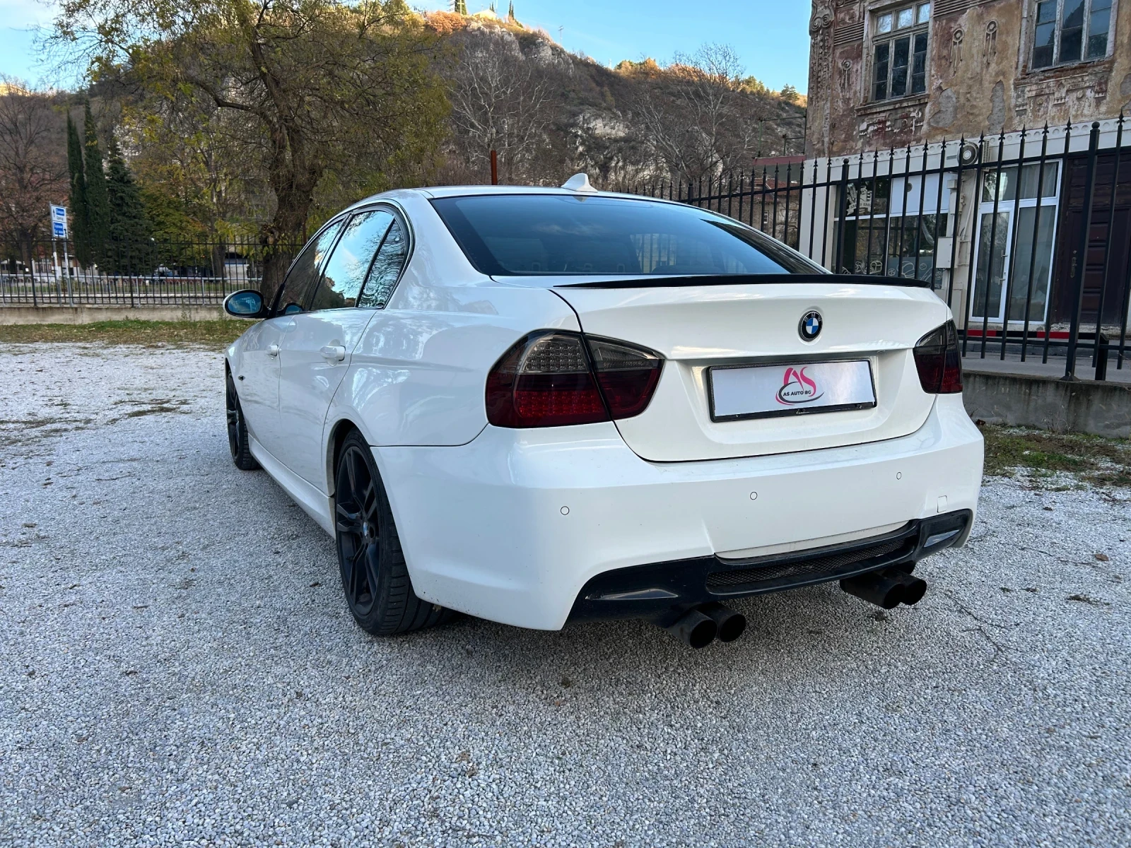 BMW 325 БЕНЗИН/ГАЗ * M-PACK * NAVIGATION * УНИКАТ - изображение 5