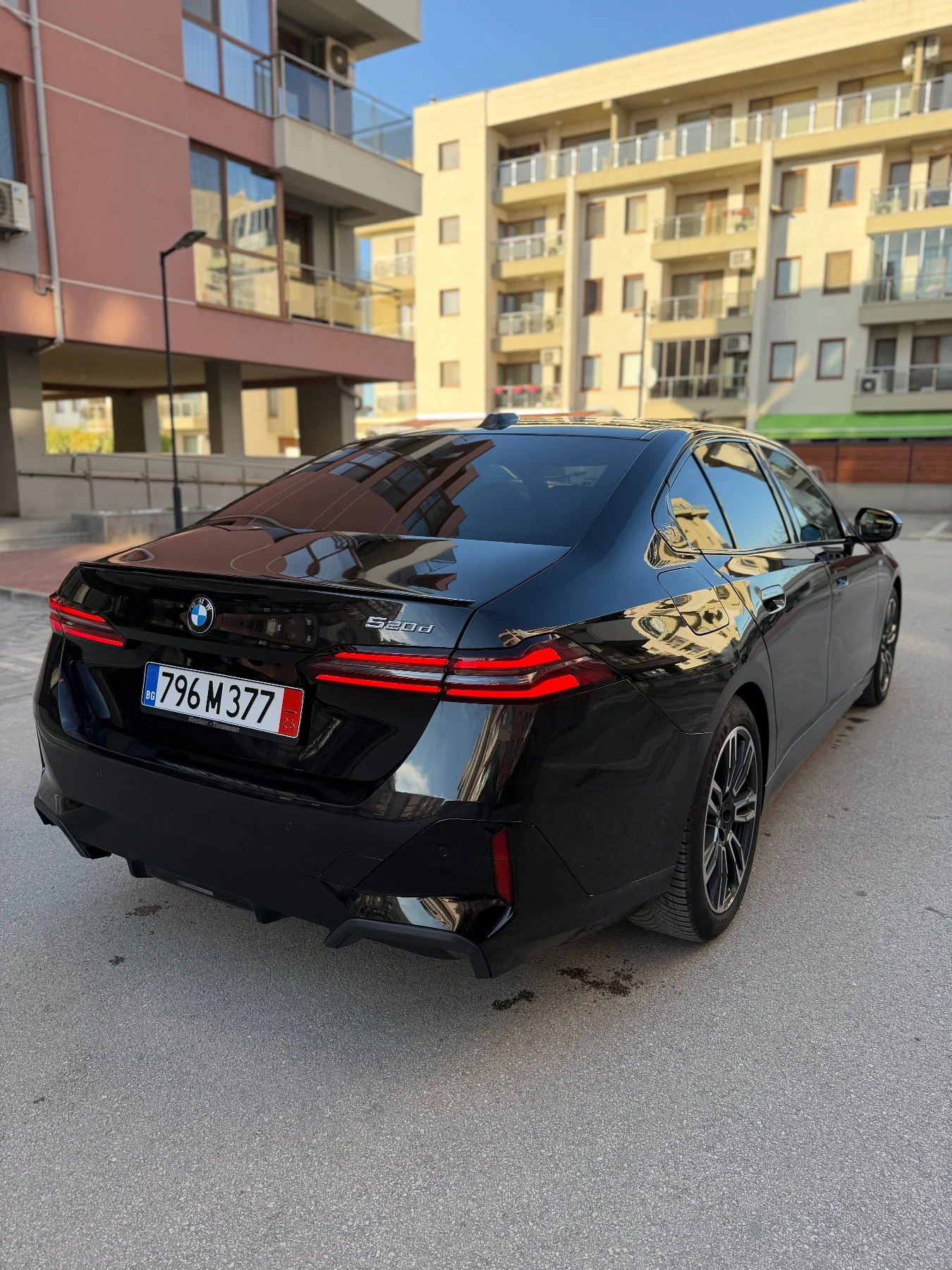 BMW 520 Iconic Glow Harman Обдухване M Pro - изображение 3