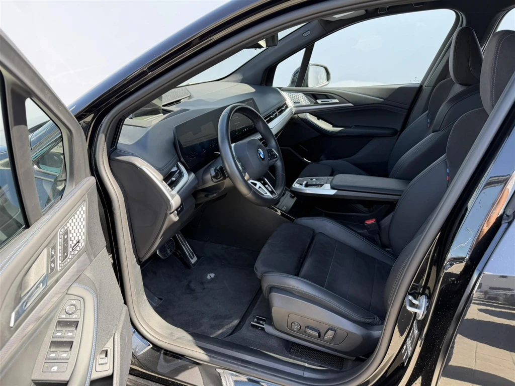 BMW 220 Active Tourer, снимка 8 - Автомобили и джипове - 53029557