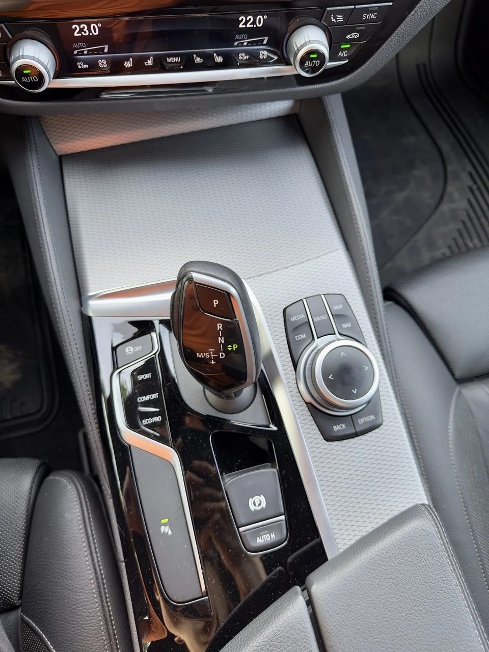 BMW 540 X-drive, M Packet, снимка 14 - Автомобили и джипове - 53939709