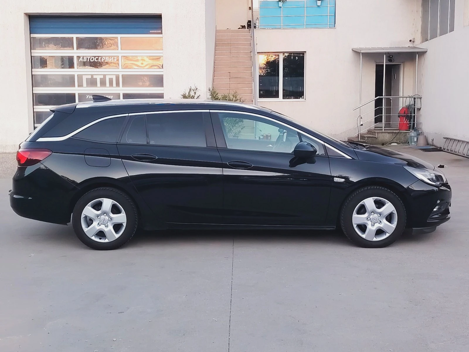 Opel Astra 1.6 CDTI* * * 212.000км* * * , снимка 6 - Автомобили и джипове - 54656254