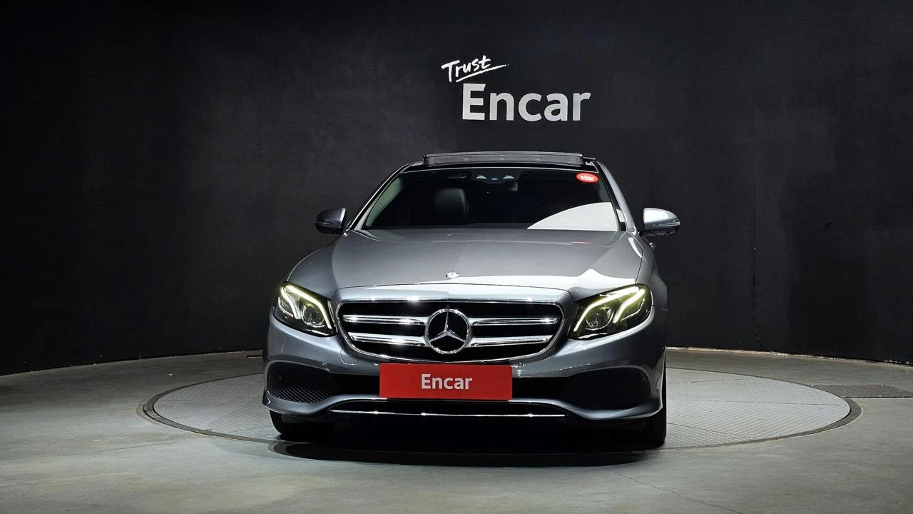 Mercedes-Benz E 300 4Matic* Дигитал* обдух* 360* HeadUp* Пано* Подгрев, снимка 2 - Автомобили и джипове - 54694261