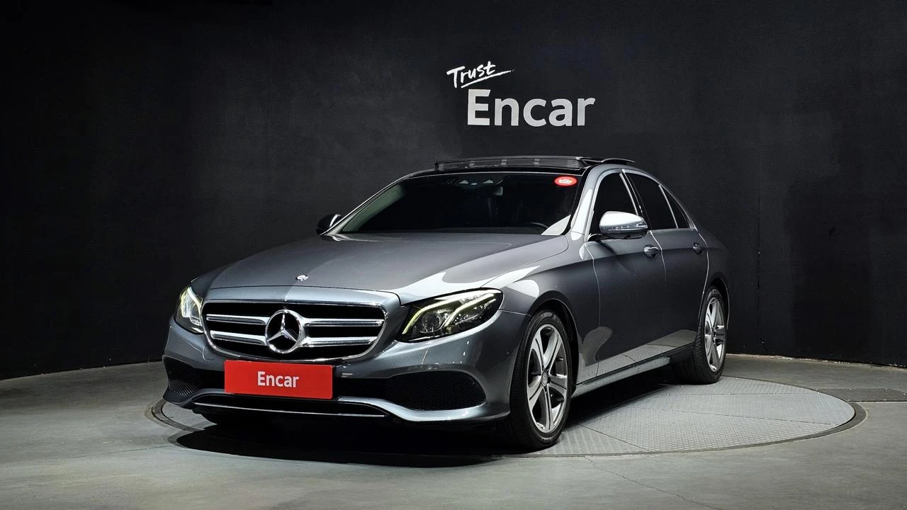 Mercedes-Benz E 300 4Matic* Дигитал* обдух* 360* HeadUp* Пано* Подгрев