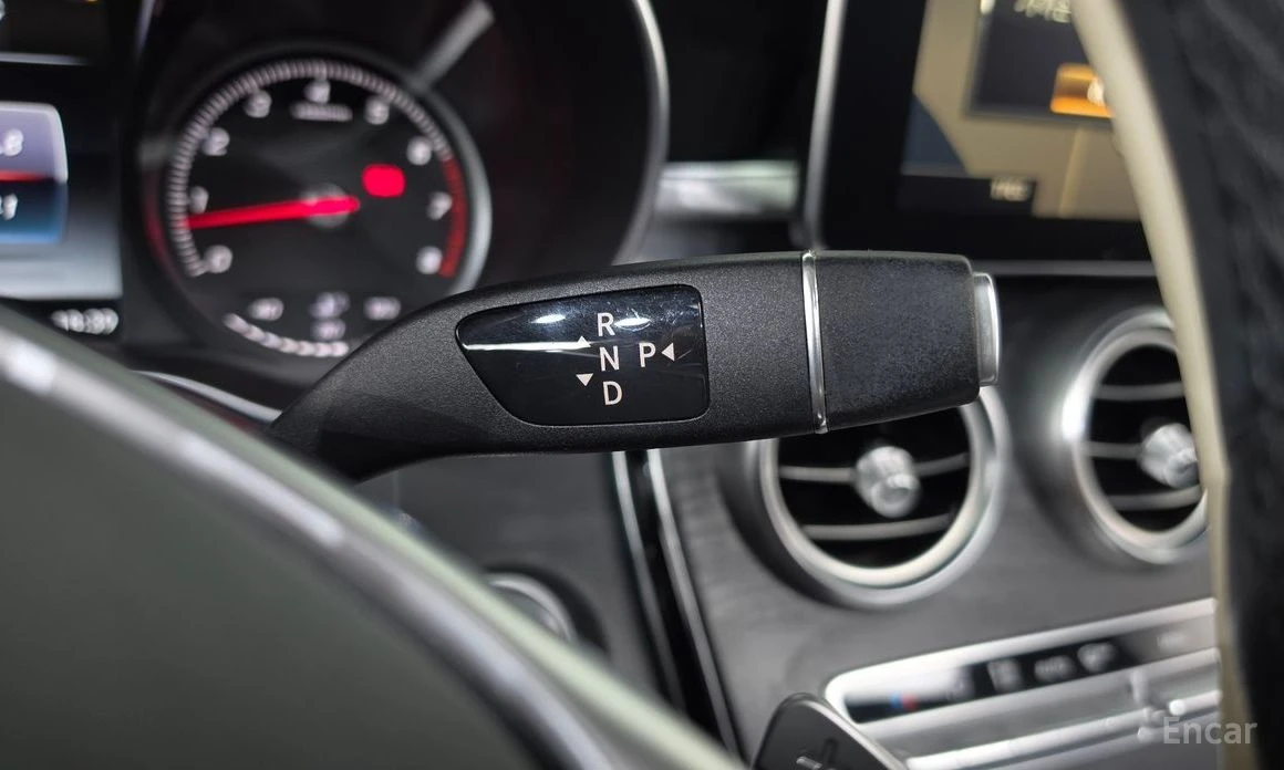 Mercedes-Benz C 200, снимка 9 - Автомобили и джипове - 54971185