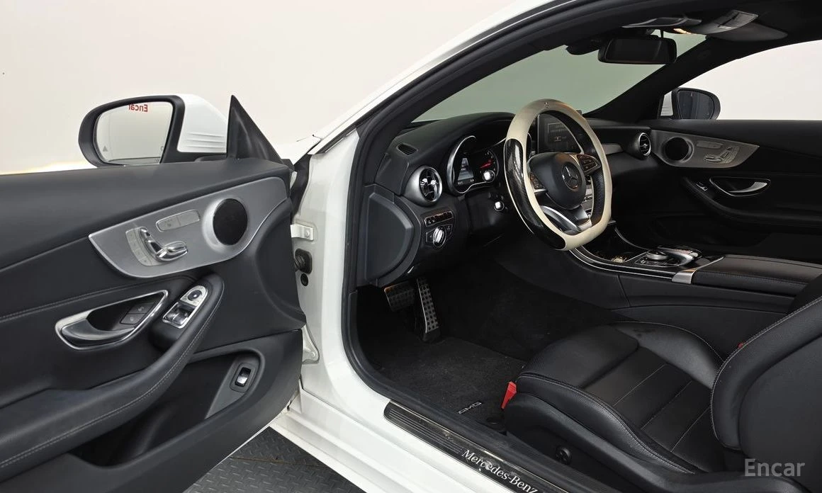 Mercedes-Benz C 200, снимка 10 - Автомобили и джипове - 54971185
