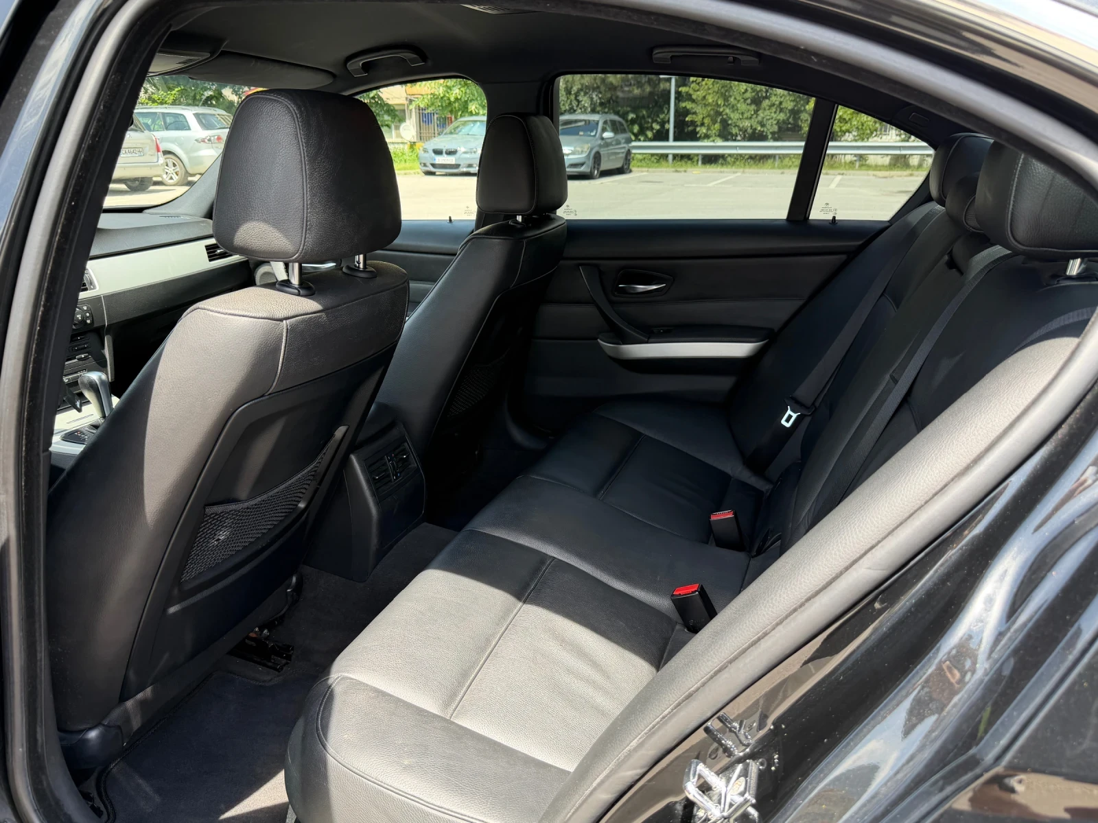 BMW 325 Xi, снимка 12 - Автомобили и джипове - 55394820
