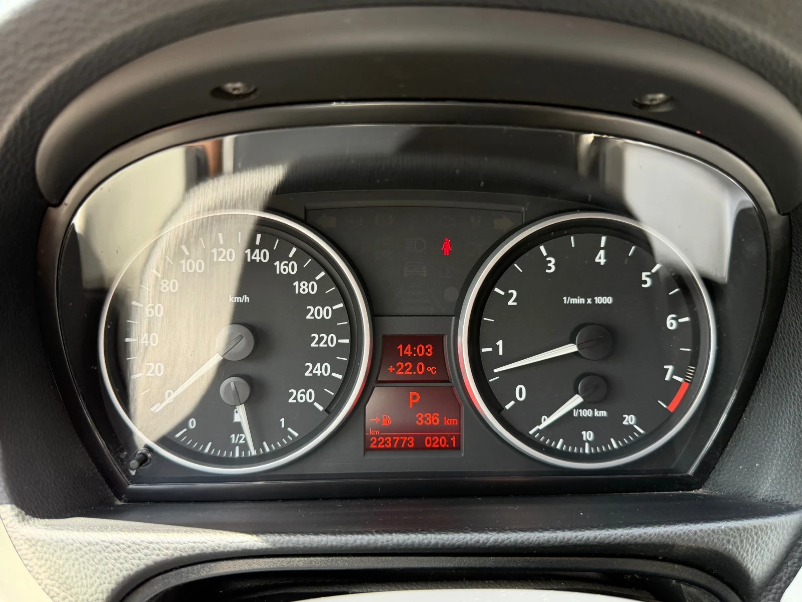 BMW 325 Xi, снимка 10 - Автомобили и джипове - 55394820