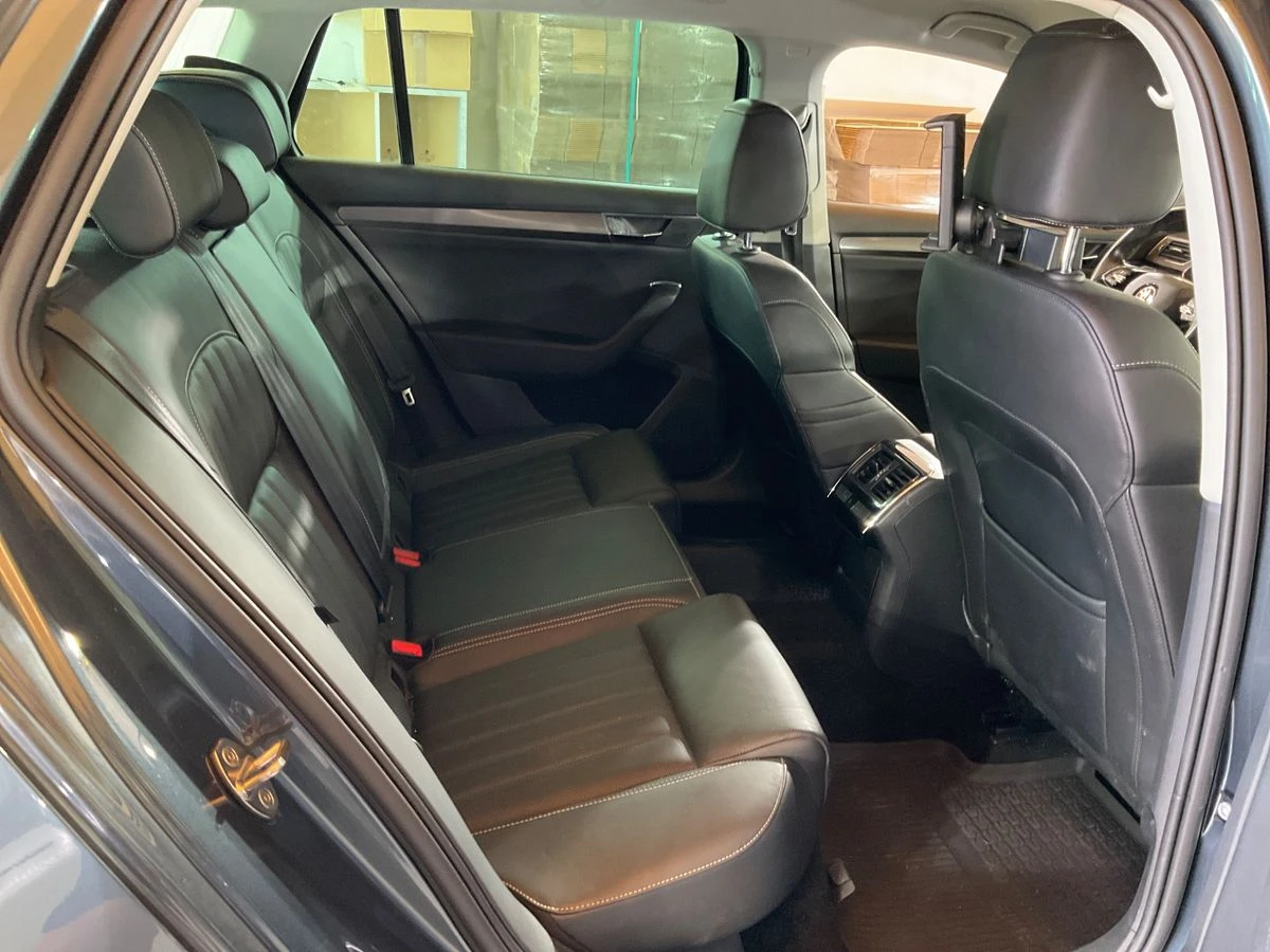 Skoda Superb 2.0TDI Style 4x4/Обдухване/Масаж/Distronic, снимка 7 - Автомобили и джипове - 55536967