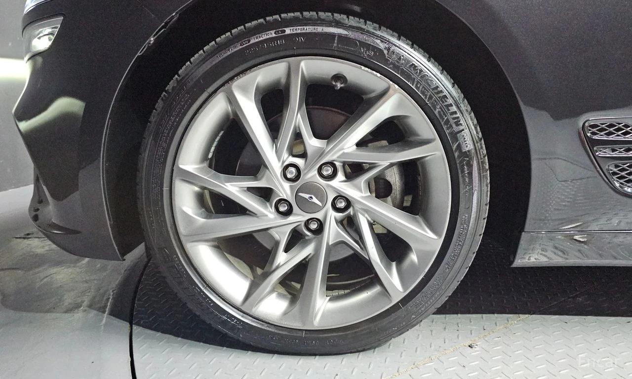 Genesis G70 2.2D AWD* DISTRONIC* ПОДГРЕВ* ОБДУХВАНЕ* КАМЕРА* , снимка 5 - Автомобили и джипове - 55691528