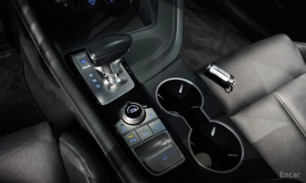 Genesis G70 2.2D AWD* DISTRONIC* ПОДГРЕВ* ОБДУХВАНЕ* КАМЕРА* , снимка 13 - Автомобили и джипове - 55691528