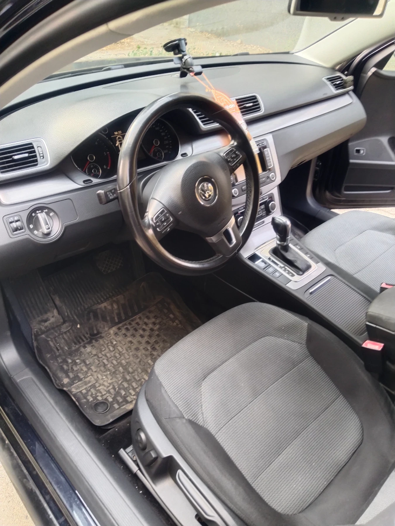 VW Passat 2.0 TDI, снимка 7 - Автомобили и джипове - 56245607