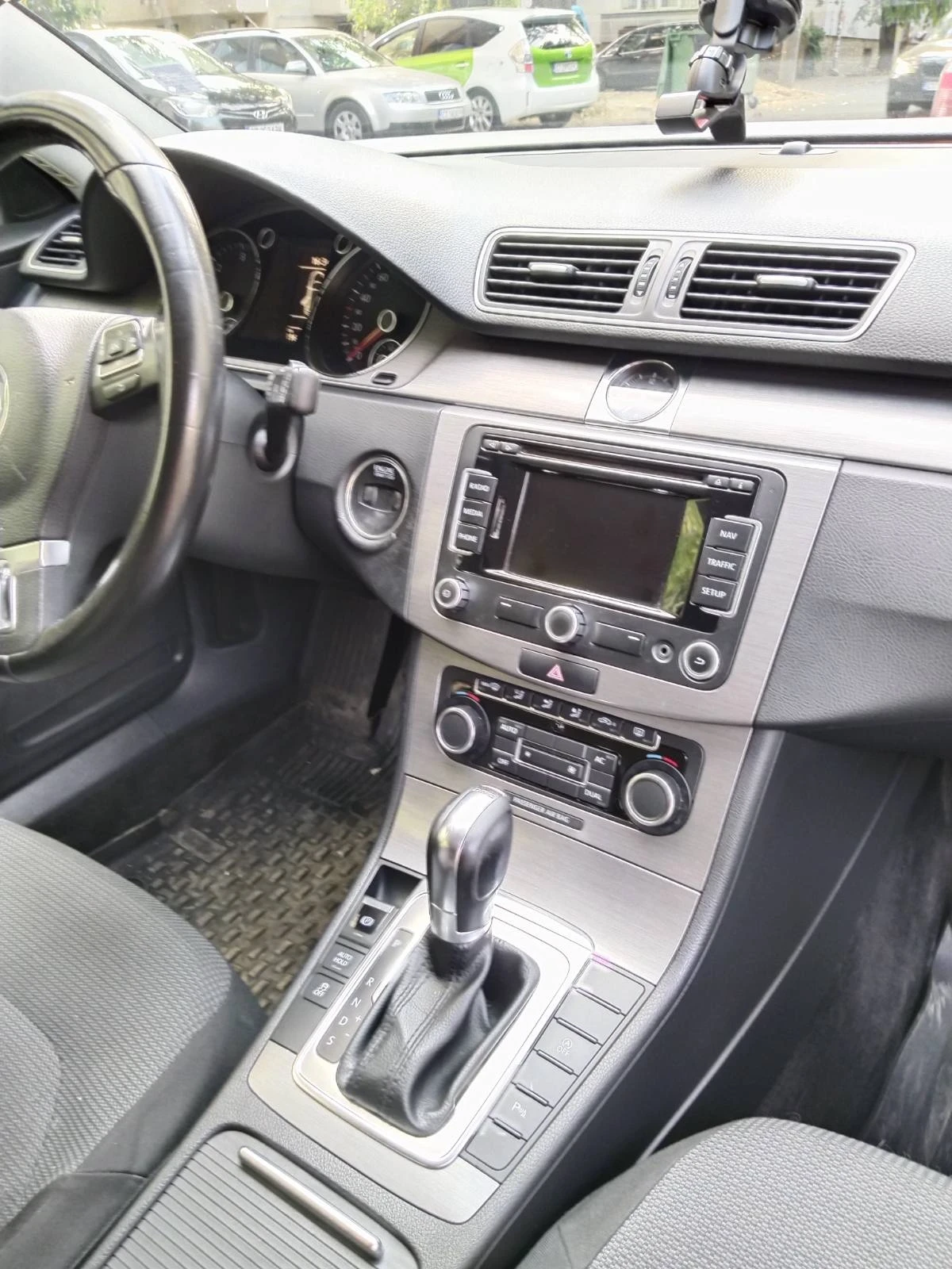 VW Passat 2.0 TDI, снимка 10 - Автомобили и джипове - 56245607