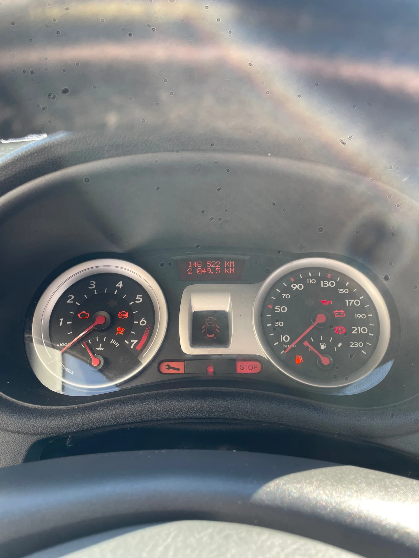Renault Clio Обслужена преди 2000км, снимка 11 - Автомобили и джипове - 56141749